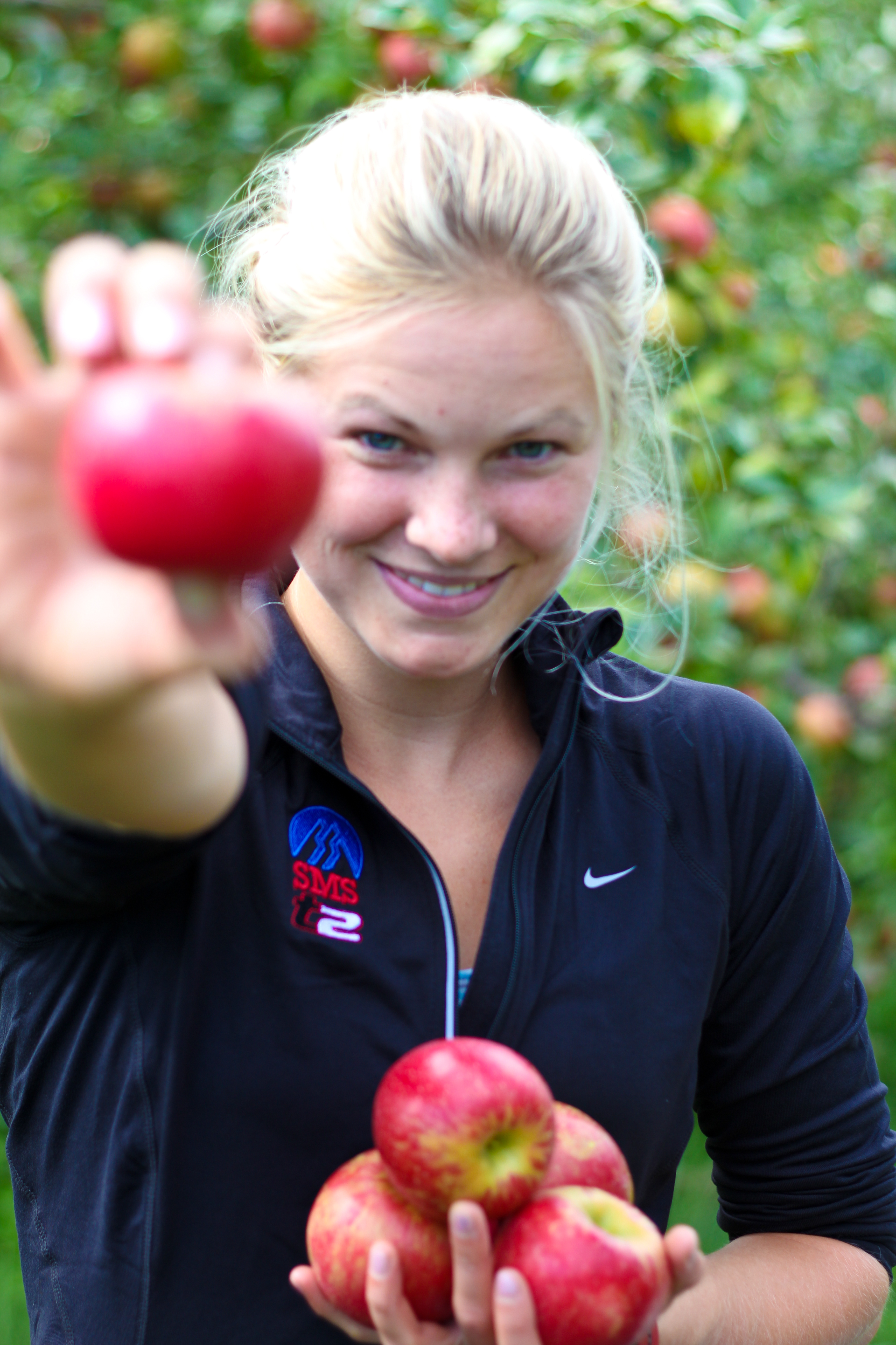 Apple 10 Of 20 Jessie Diggins
