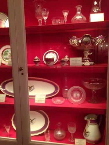The Presidential china sets on display - Lincoln's set is in the purple.