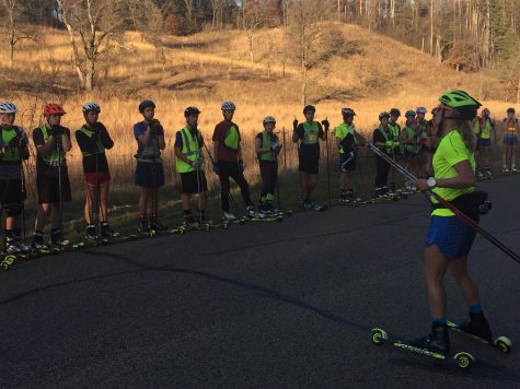 Talking about skating technique. Love all the neon for road safety! (photo from Kris Hansen)